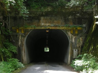 切抜隧道