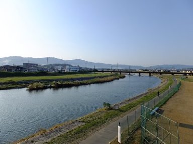 石川を渡る。