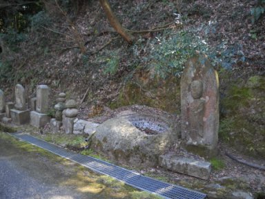 仙遊寺参道の石仏