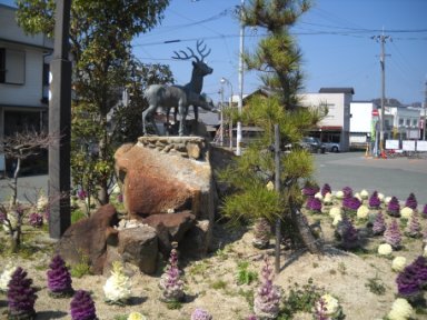 JR北条駅前の鹿の像