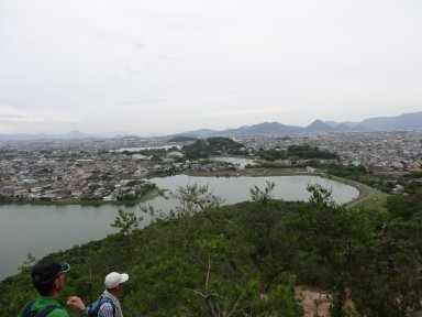 雨山山頂（約100ｍ）より住蓮寺池を望む(DSC02032)