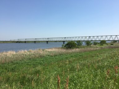 利根川に架かるJR鹿島線の鉄橋