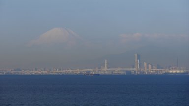 海ほたるからの富士山と横浜ベイブリッジ