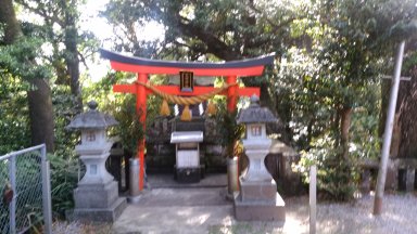 尺間神社