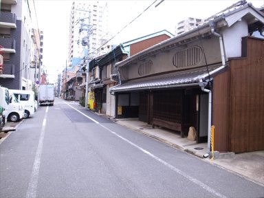 熊野街道　上汐町辺りの家並
