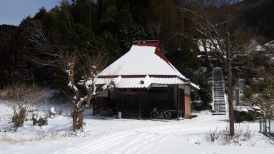満寿寺薬師堂