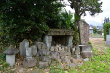 富士見町石井の石造物