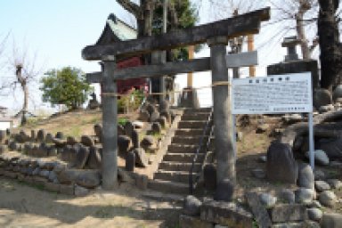 熊谷稲荷神社の石造物