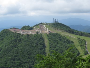 茶臼山頂上の展望台