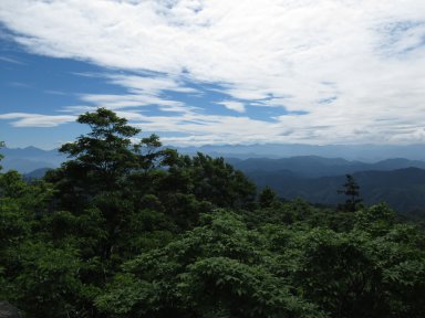 茶臼山頂上の展望台