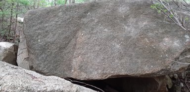 巨岩