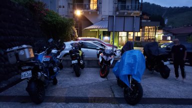 バイク置き場：野沢温泉ホテル