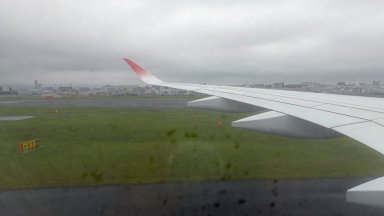JAL305:福岡空港