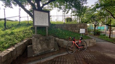 大阪戦争遺産　　柴島浄水場壁面の空襲による弾痕