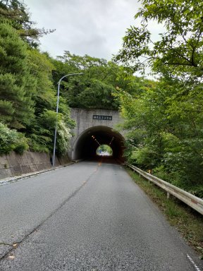 芦西市境トンネル